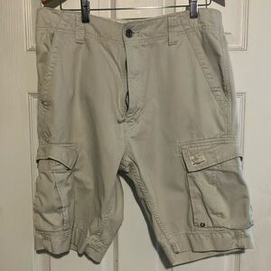 Levi’s Men's Beige Cargo Shorts 33